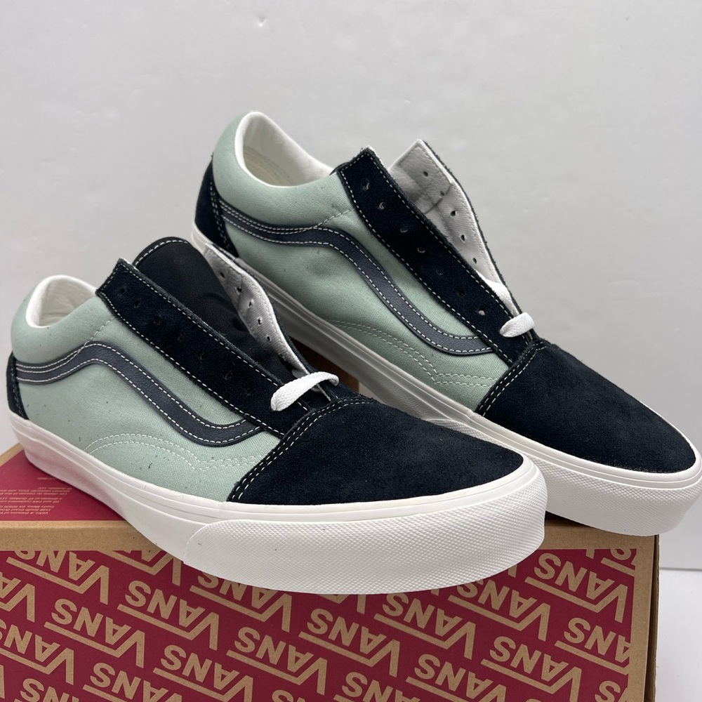 Vans Men’s Old Skool
Basics Gray Mist
VN000D7ZM8I Sneakers - Picture 2 of 16